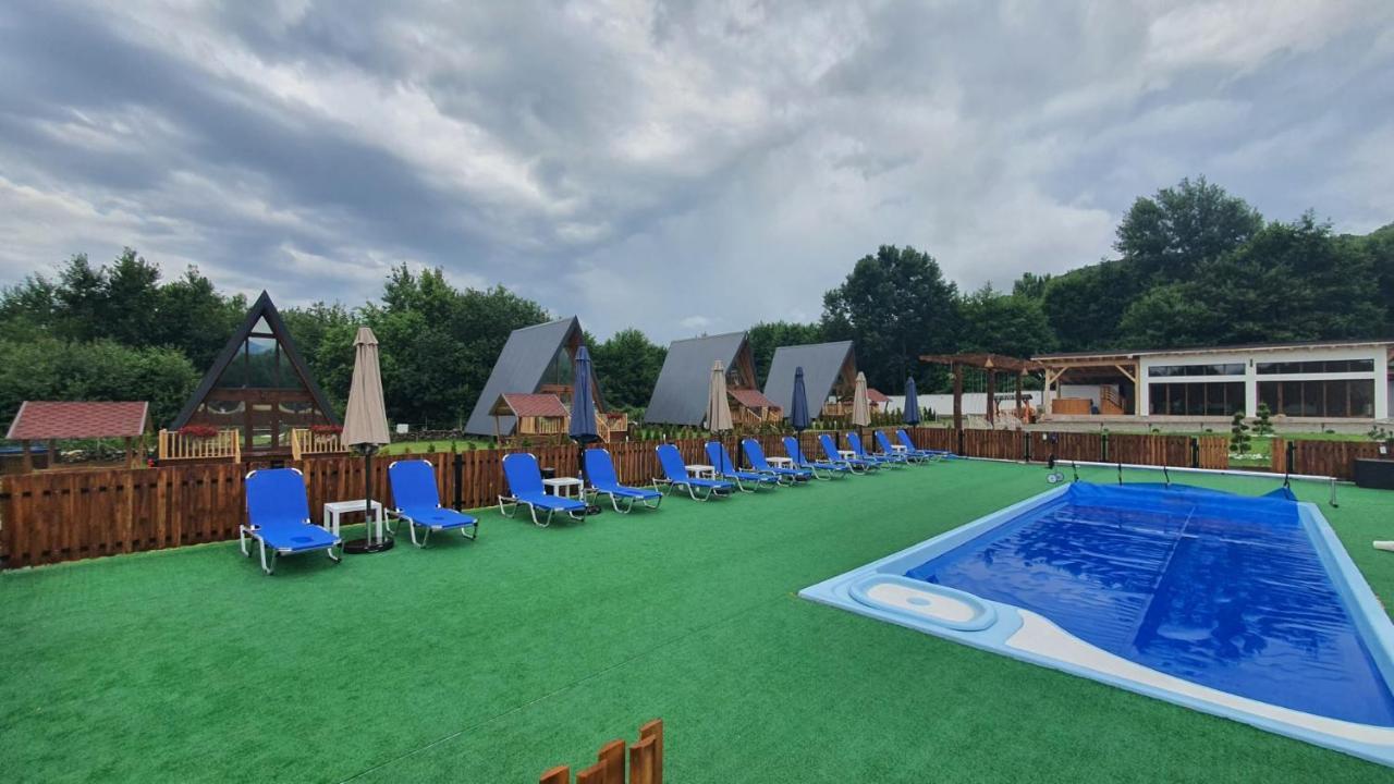 Doka Valea Sebesului A-Frame Hotel Exterior photo