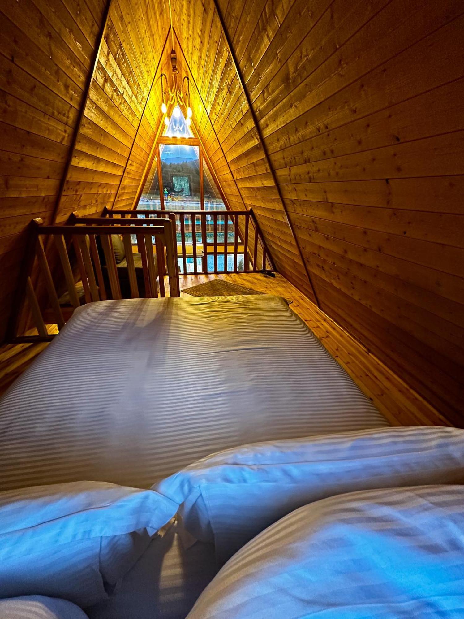 Doka Valea Sebesului A-Frame Hotel Exterior photo