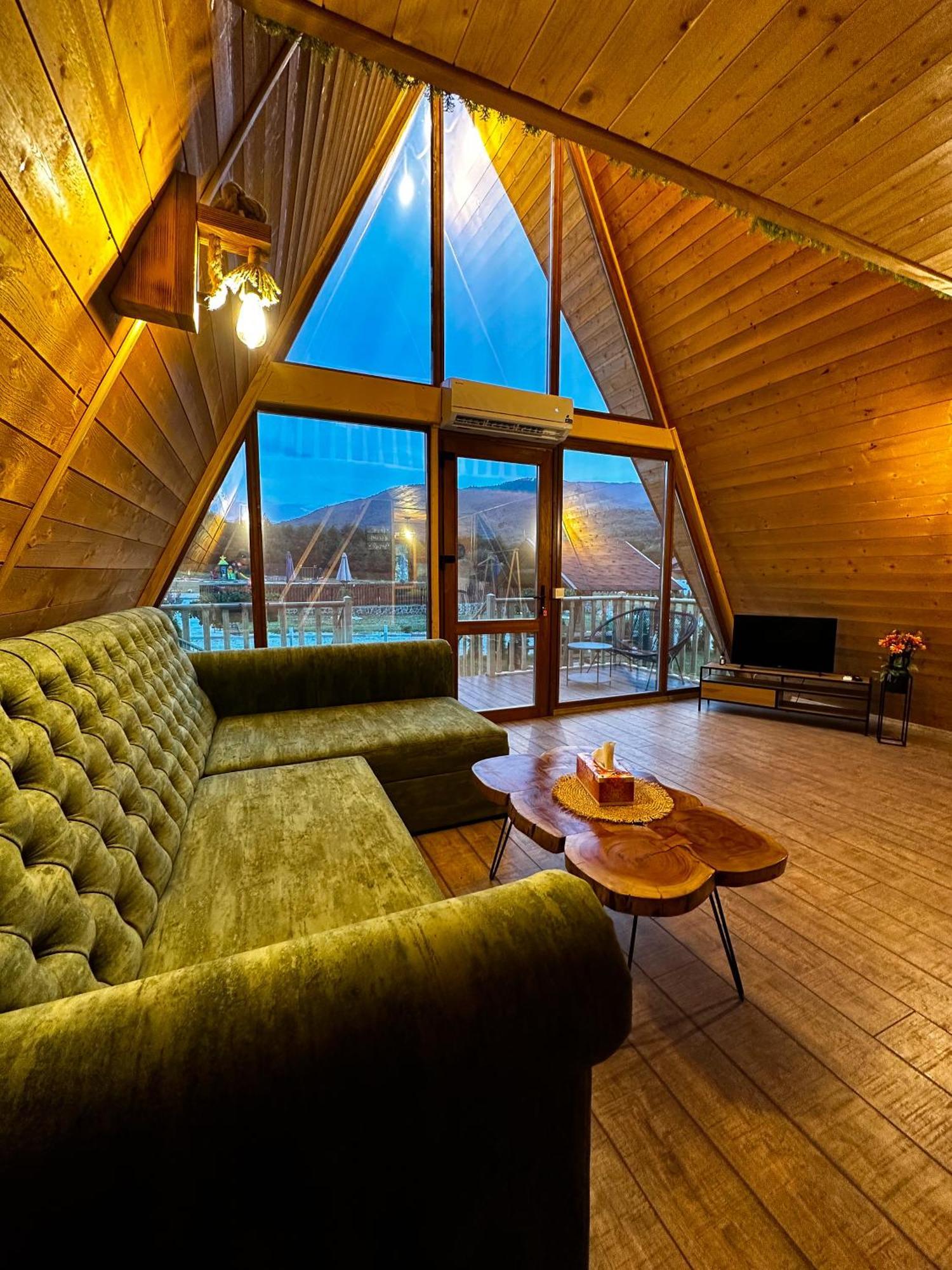 Doka Valea Sebesului A-Frame Hotel Exterior photo